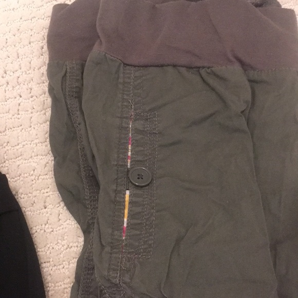 Maternity bottom bundle - Picture 3 of 7